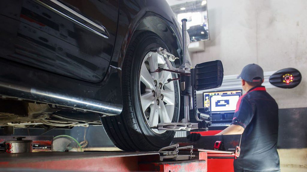 Cách cân chỉnh độ chụm bánh xe (góc đặt bánh xe) hiệu quả