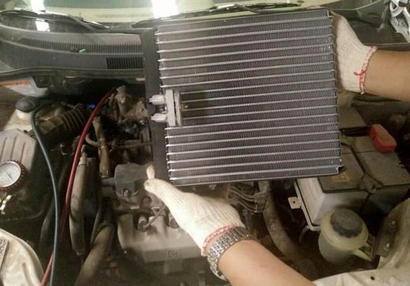 Cách vệ sinh dàn lạnh ô tô đúng chuẩn với quy trình chi tiết