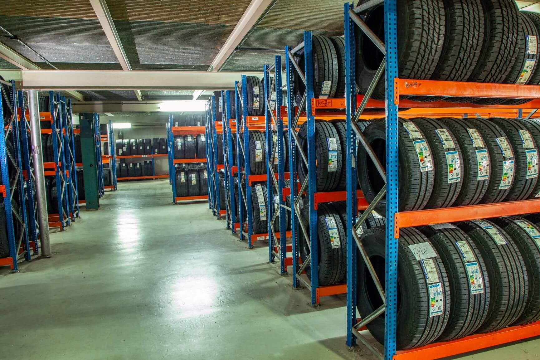 Tyre Shop in Mussafah, Abu Dhabi TYREPLUS CME Central Motor