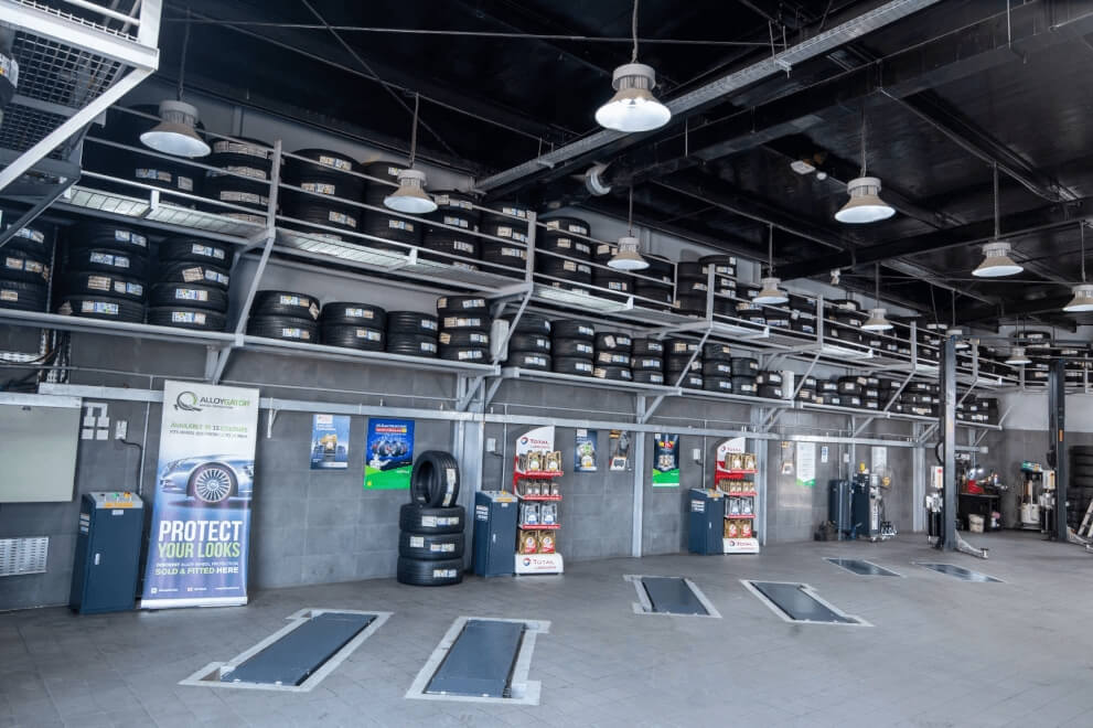 Tyre Shop in Al Quoz, Dubai TYREPLUS SAFEER AL QUOZ BRANCH