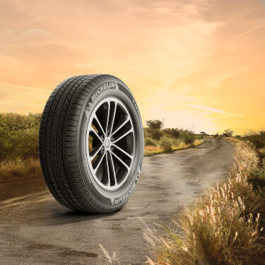 【ダイナマイト】ミシュラン LATITUDE Tour HP Tyre Michelin Latitude Tour HP - TYREPLUS Middle East Uae
